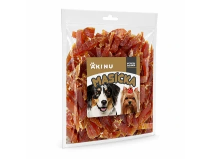 Packshot produktu solo na bílém pozadí — řada Akinu Masíčka 300 g, pamlsky pro psy. Náklon dle SKU 204812 jako vizuální reference. Skutečný metered cost 6.5 cr (pole cost_credits integer, zaokrouhleno na 7).