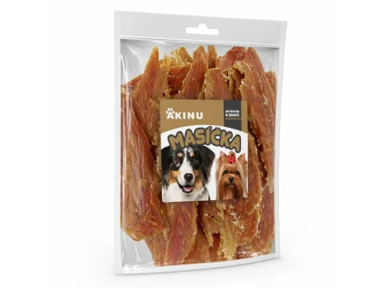 Packshot produktu solo na bílém pozadí — řada Akinu Masíčka 300 g, pamlsky pro psy. Náklon dle SKU 204812 jako vizuální reference. Skutečný metered cost 6.5 cr (pole cost_credits integer, zaokrouhleno na 7).